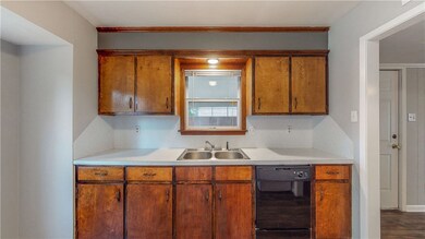 1108 Forest Glen Ct, Bryan, TX 77803 - photo 4