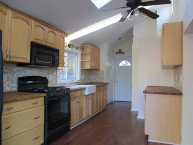 114 W Shore Ave, Manchester, NH 03109 - photo 2