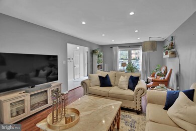 6191 Vine Forest Ct, Falls Church, VA 22044 - photo 6