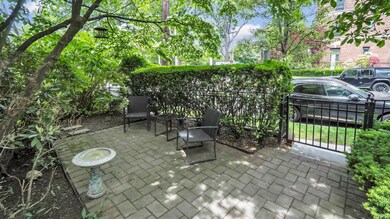 19 Barstow Rd unit G, Great Neck, NY 11021 - photo 4