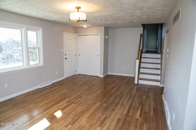 700 E Logan Ave (7)