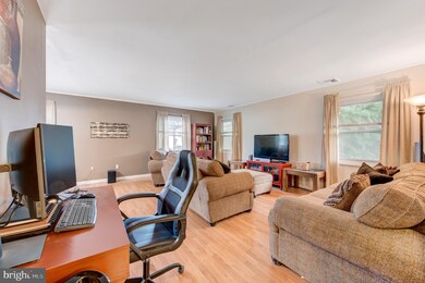 12 Pebble Ln, Willingboro, NJ 08046 - photo 4