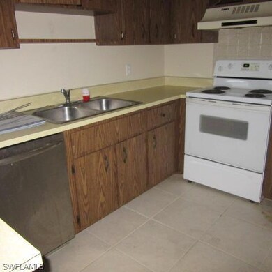unlisted-address, Fort Myers, FL 33919 - photo 4