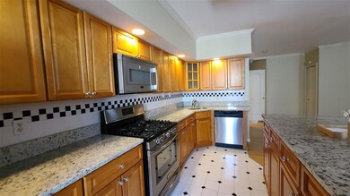 72A Highwood Terrace unit 2, Weehawken, NJ 07086 - photo 4