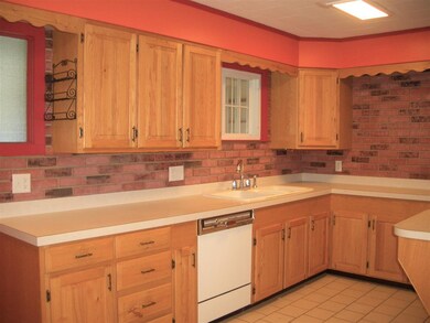 9 Southern Blvd, Rutland, VT 05701 - photo 2