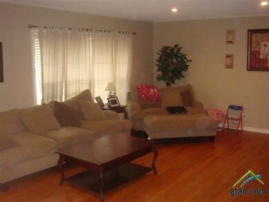 1303 Graham Dr, Tyler, TX 75701 - photo 4