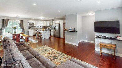 2030 Chipperfield Dr, Stroudsburg, PA 18360 - photo 5