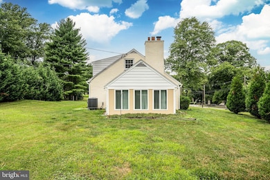 512 W Valley Rd, Wayne, PA 19087 - photo 4