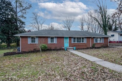1202 Tapoco Ave, Maryville, TN 37801 - photo 2