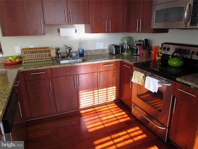 821 Harry St unit 101, Conshohocken, PA 19428 - photo 5