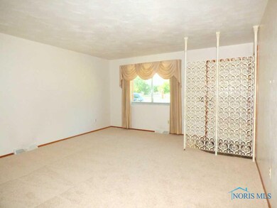 2240 104th St, Toledo, OH 43611 - photo 3