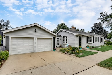 300 Nordica Ave, Glenview, IL 60025 - photo 6