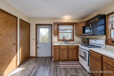 9983 Button Rd-6