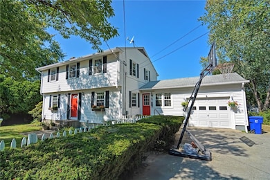 10 Laurel Ln, Warren, RI 02885 - photo 2