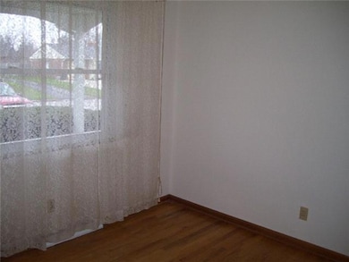 1116 Saint Cecelia Dr, Columbus, OH 43204 - photo 6