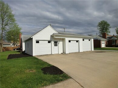 235 W Jefferson St, Tipton, IN 46072 - photo 2