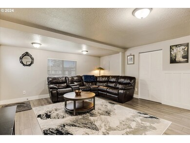 543 NW Yamhill St, Sheridan, OR 97378 - photo 5