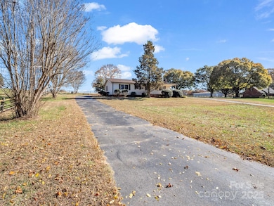 1640 Lithia Springs Rd, Shelby, NC 28150 - photo 4