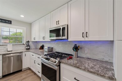 408 Myrtle Dr, Hurst, TX 76053 - photo 4