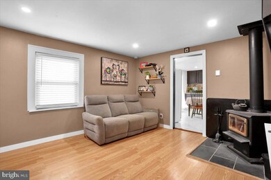 1017 Farmington Ave, Pottstown, PA 19464 - photo 4