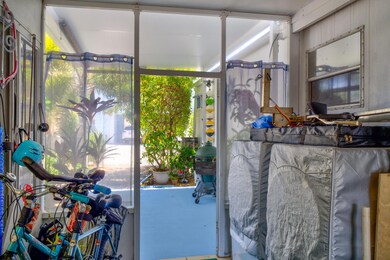 Screened room 1