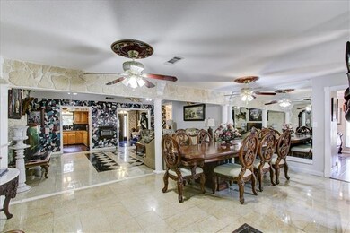 Large spacious entry into living areas of home boa