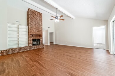 366 Dawn Hill Dr, Friendswood, TX 77546 - photo 6