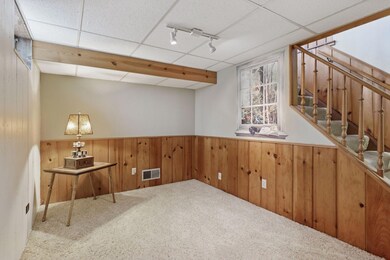 3113 Thurber Rd, Minneapolis, MN 55429 - photo 5