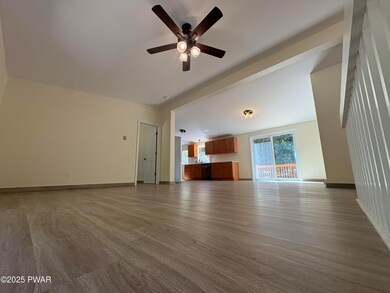 1073 Deer Run E, Bushkill, PA 18324 - photo 3