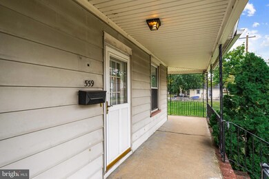 559 N Delaware St, Paulsboro, NJ 08066 - photo 4