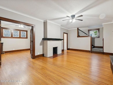 10-905-S-West-St-Windowstill