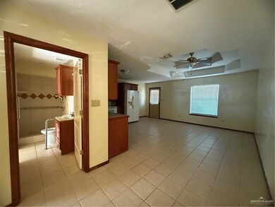 2000 Circle Dr unit 4, Mission, TX 78572 - photo 6