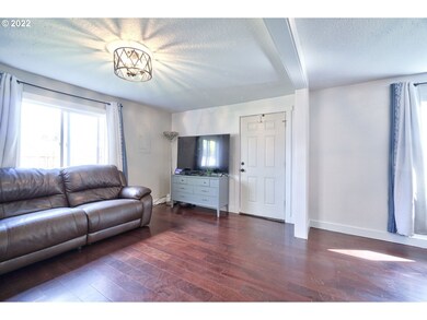 1407 E 10th St, Newberg, OR 97132 - photo 7