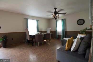 310 W 38th St, Reading, PA 19606 - photo 3