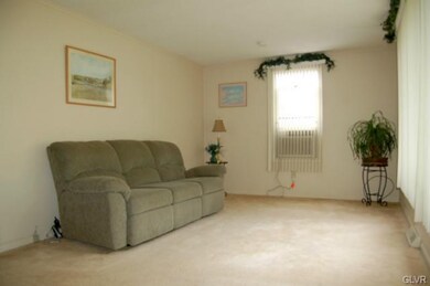 418 Old Allentown Rd, Wind Gap, PA 18091 - photo 2