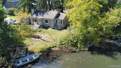 11639 Island Ct, Hartland, MI 48353 - photo 5