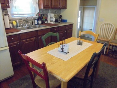 16 Wilcox St, Warwick, RI 02889 - photo 5