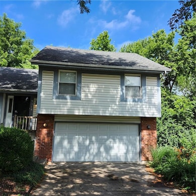 9318 Greenway Ln, Lenexa, KS 66215 - photo 3