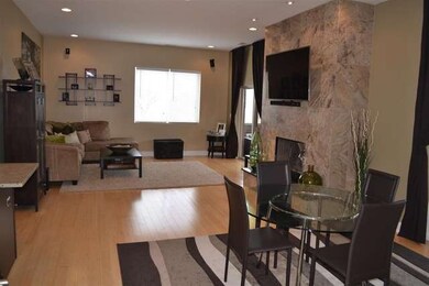 2921 W Glenlake Ave unit 4W, Chicago, IL 60659 - photo 2