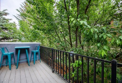 212_eagle_rd_exterior_deck