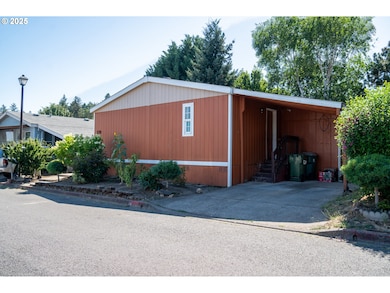 300 S Everest St, Newberg, OR 97132 - photo 2