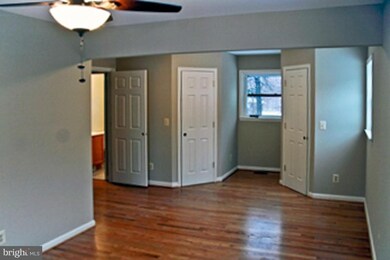 18945 Barnette Cir, Triangle, VA 22172 - photo 7