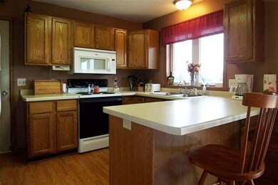 102 N Thomas St, Colby, WI 54421 - photo 3