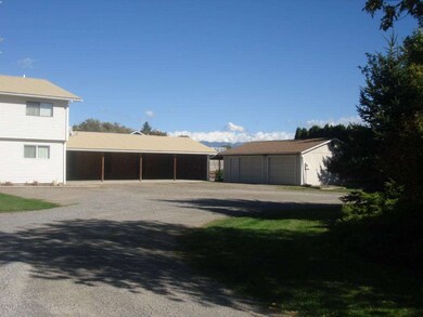 Carports & Garage