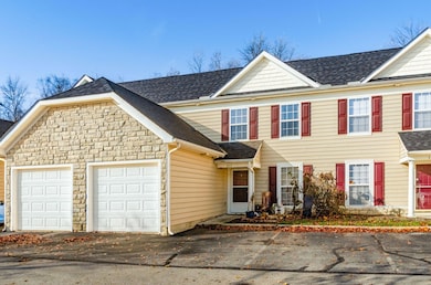 355 Dysar Run Dr unit 26, Blacklick, OH 43004 - photo 2