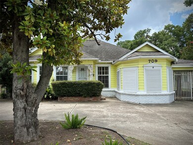 709 W 34th St, Houston, TX 77018 - photo 2