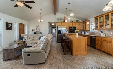 2297 Kemp Rd, Hendrix, OK 74741 - photo 4