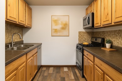 14B Kingery Quarter unit 207, Willowbrook, IL 60527 - photo 6