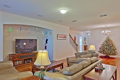 Living Room/Dining Room