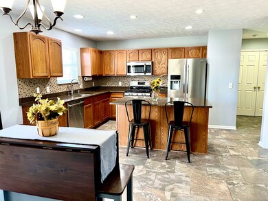 3655 Pickwick Cir, Plainfield, IN 46168 - photo 4